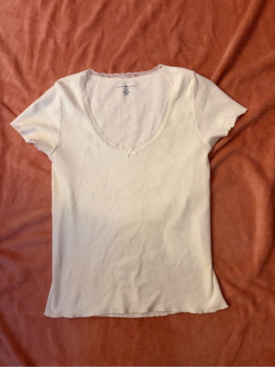 Brandy Melville Tops - Brandy Melville Lace-Trim Short Sleeve Women's Top - White